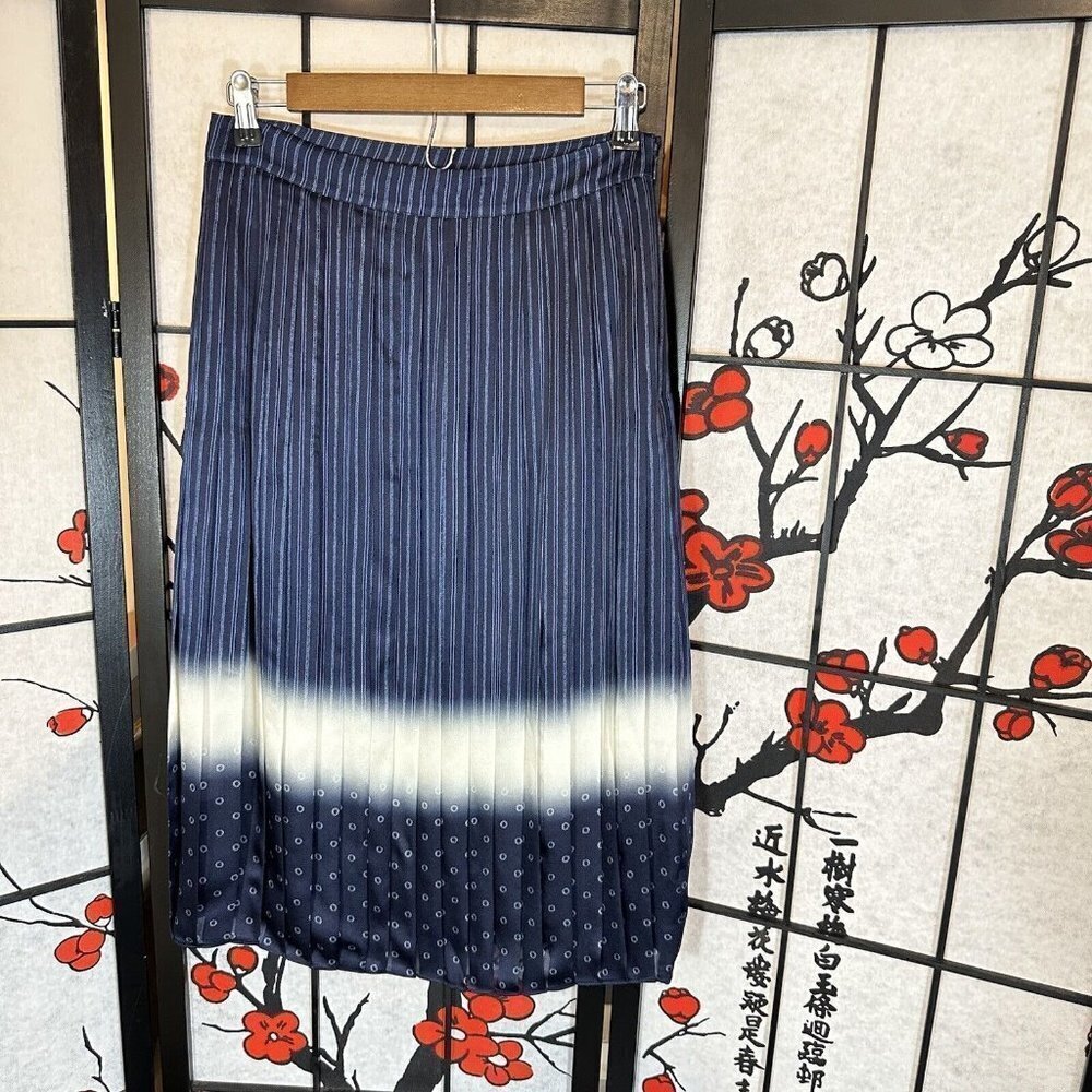 Tory Burch Size 2 Silk Pleated Midi Skirt Navy Blue White Ombre Printed - Picture 9 of 9